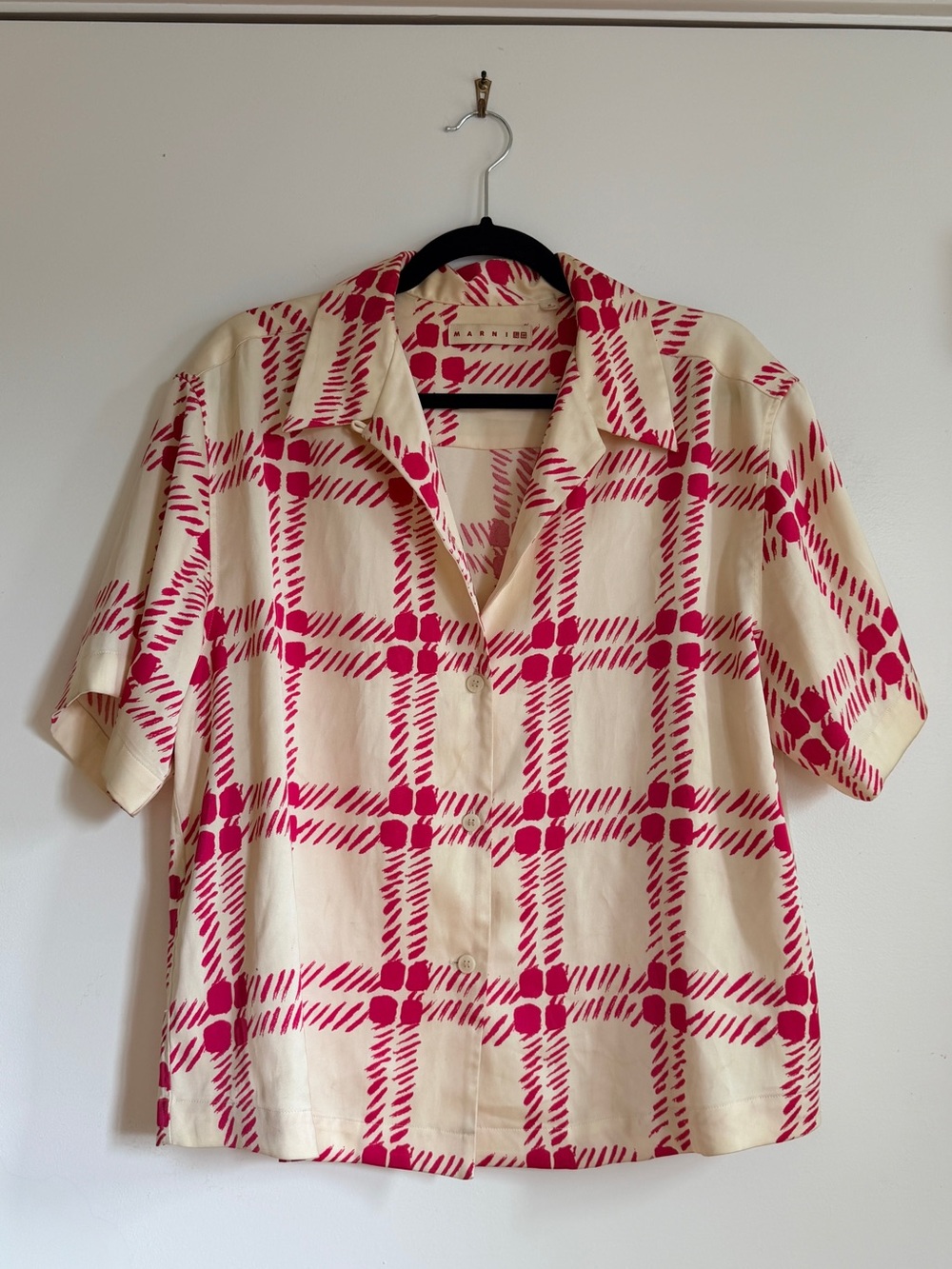 Marni Uniqlo Casual Short-Sleeve Button-Up Shirt in Cream & Pink